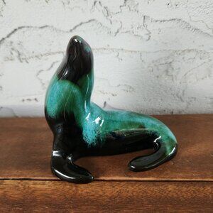 Blue Mountain Pottery Seal Figurine – Vintage Canadian Ceramic, 5” Long 4.5" H